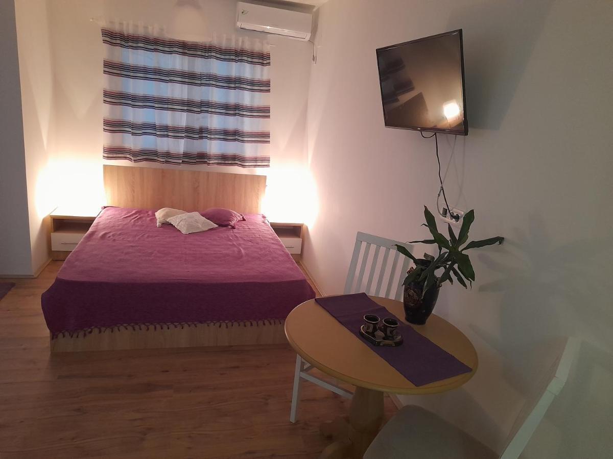 V & V Studio Apartments Ni 외부 사진