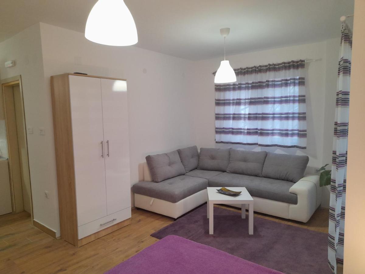 V & V Studio Apartments Ni 외부 사진