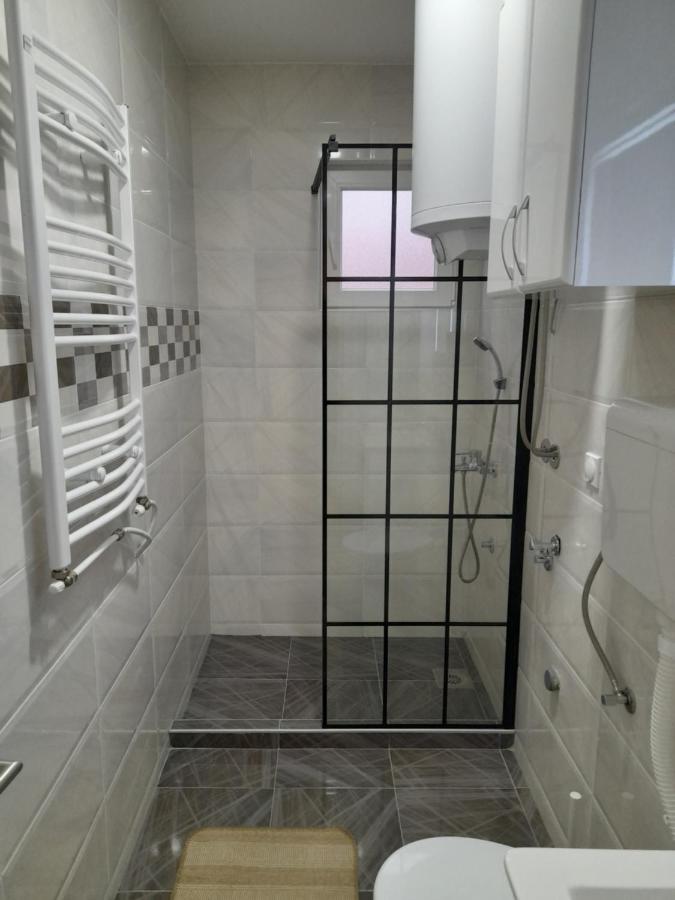 V & V Studio Apartments Ni 외부 사진